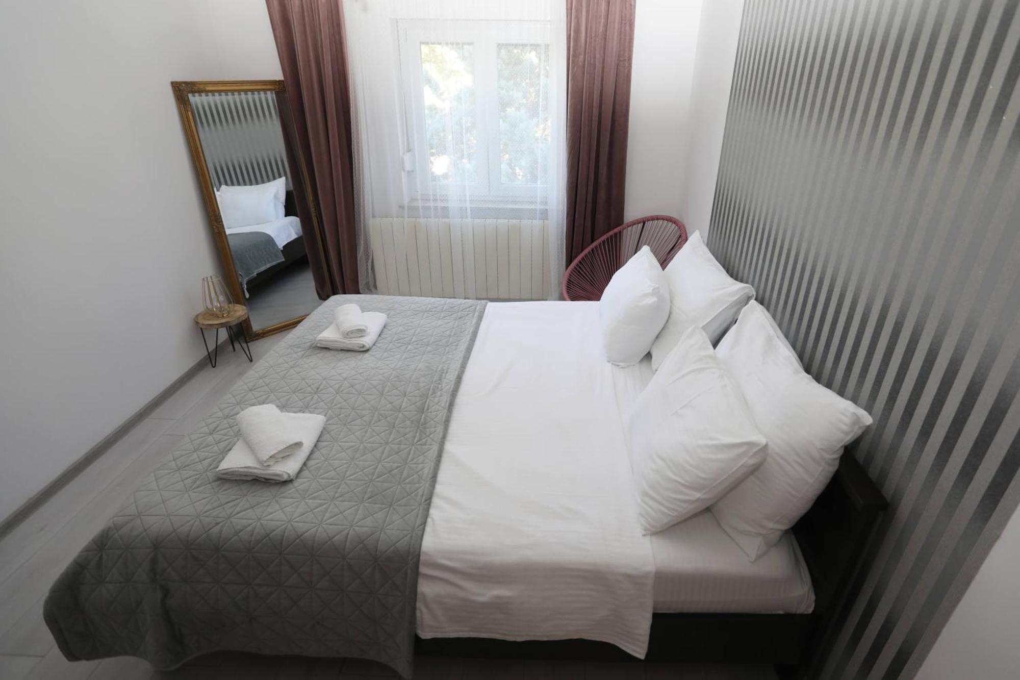 Apartman Debora Sa Privatnim Bazenom Pula Exterior foto