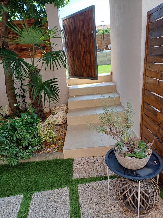 Apartman Debora Sa Privatnim Bazenom Pula Exterior foto