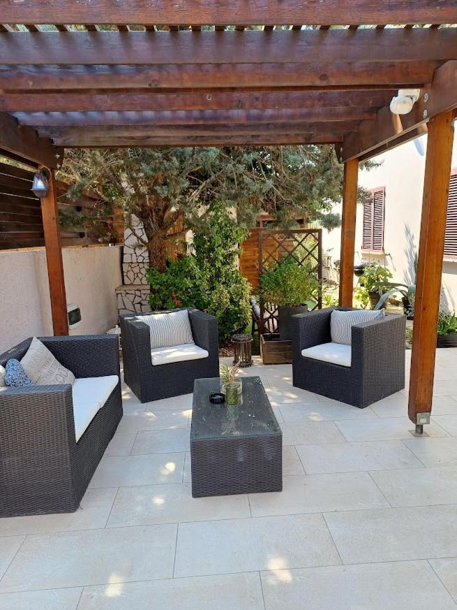 Apartman Debora Sa Privatnim Bazenom Pula Exterior foto